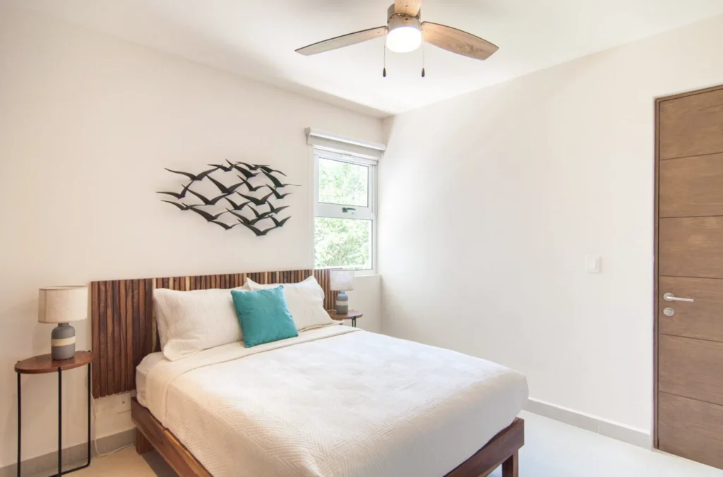 Santamar C-104 — image 20 of 33