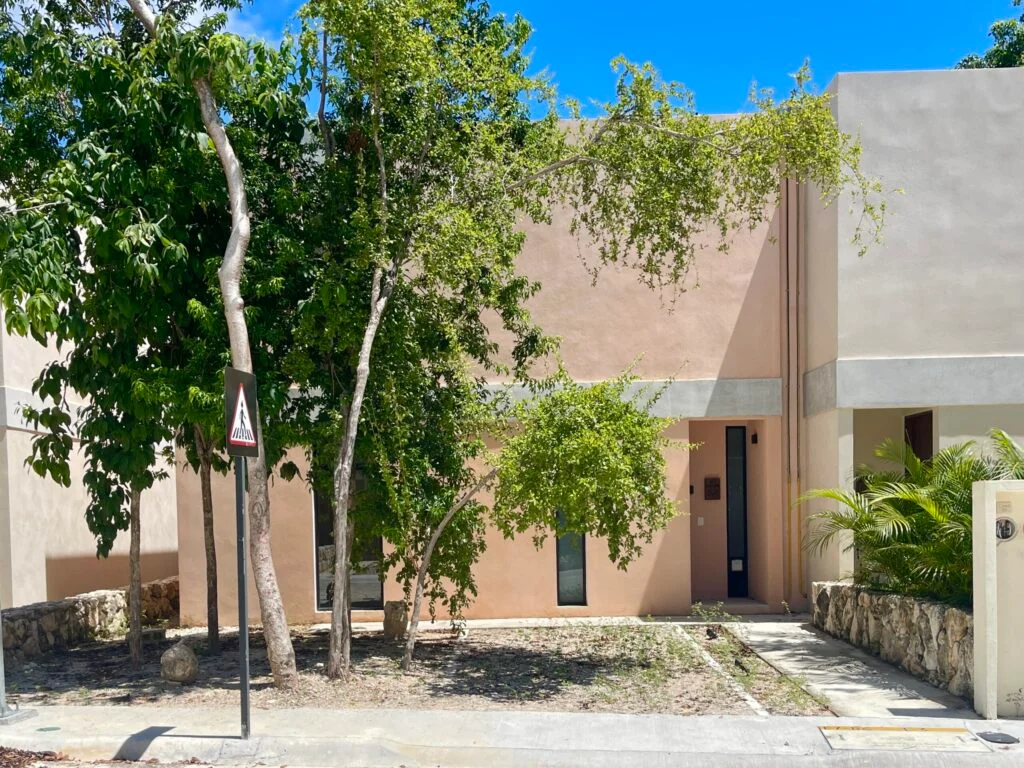Edena 49 — image 7 of 17