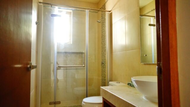 107-Bedroom1_ensuite-bath_Original.jpg